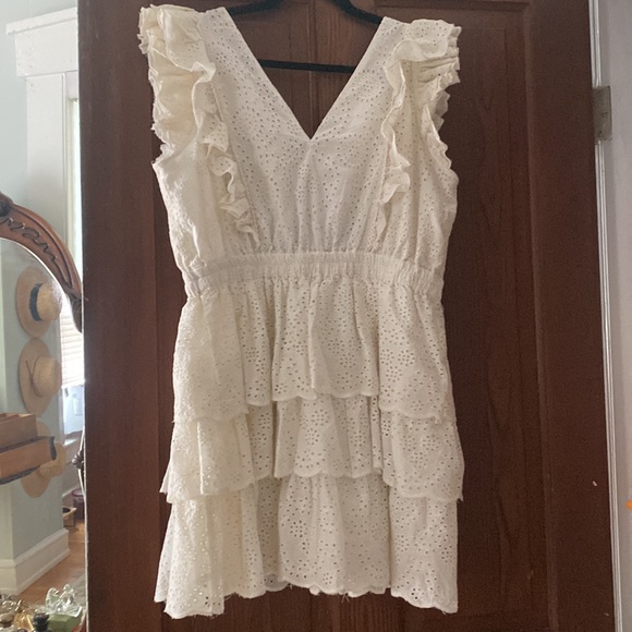 Love the Label Tiered Eyelet Mini Dress Size L ecrue Cotton - Picture 2 of 4